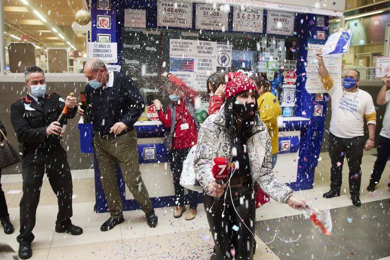 Fotos: Las fotos más curiosas que deja el sorteo de la Lotería de Navidad 2021