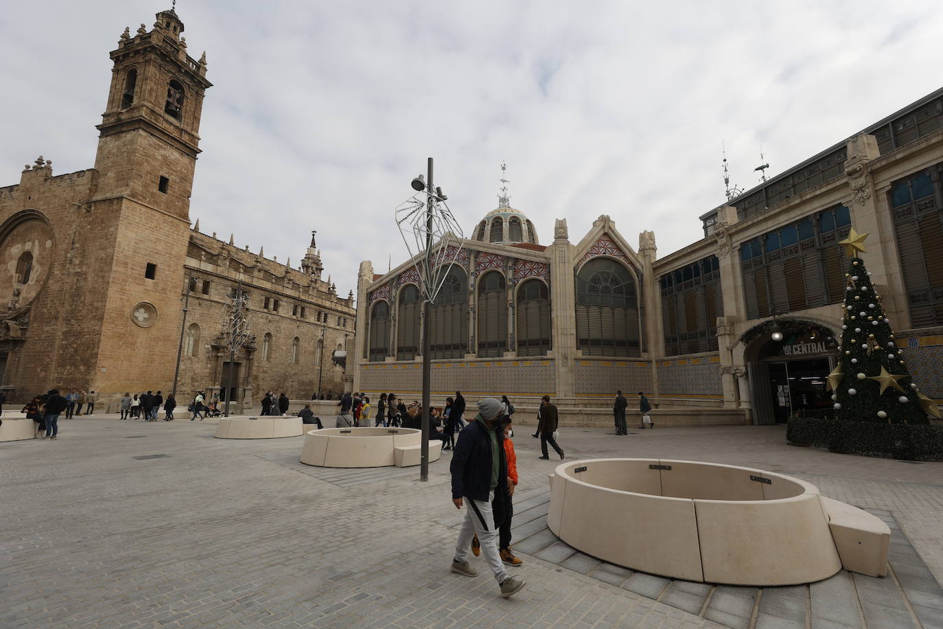 La plaza de Ciudad de Brujas de Valencia.