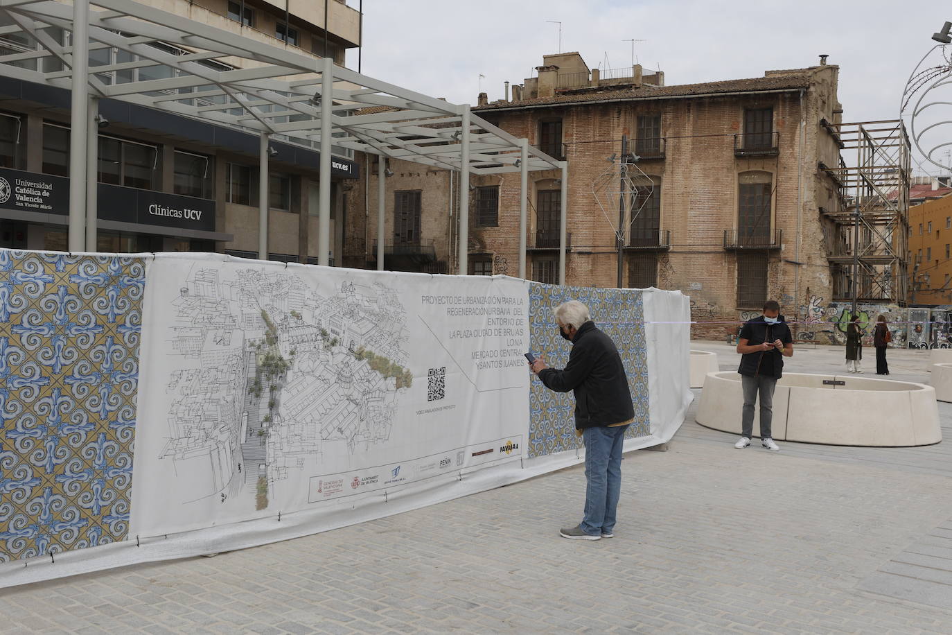 La plaza de Ciudad de Brujas de Valencia.