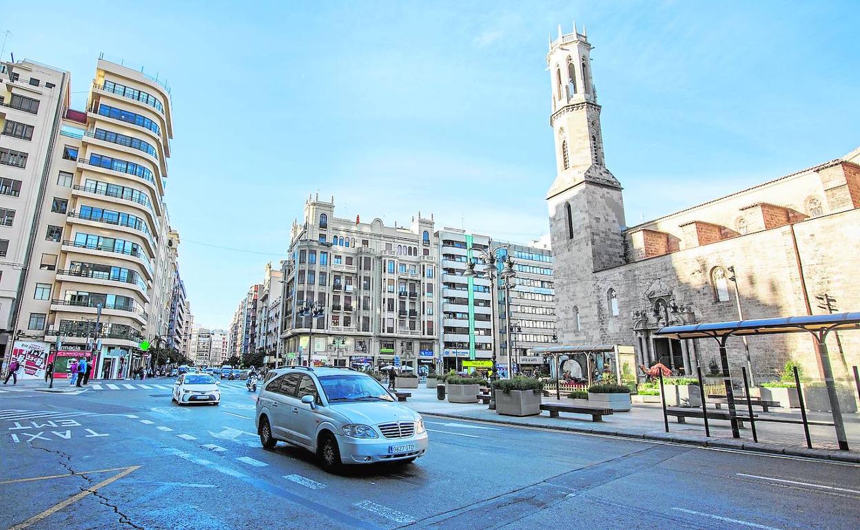 La plaza de San Agustín, con la calle San Vicente Mártir al fondo.