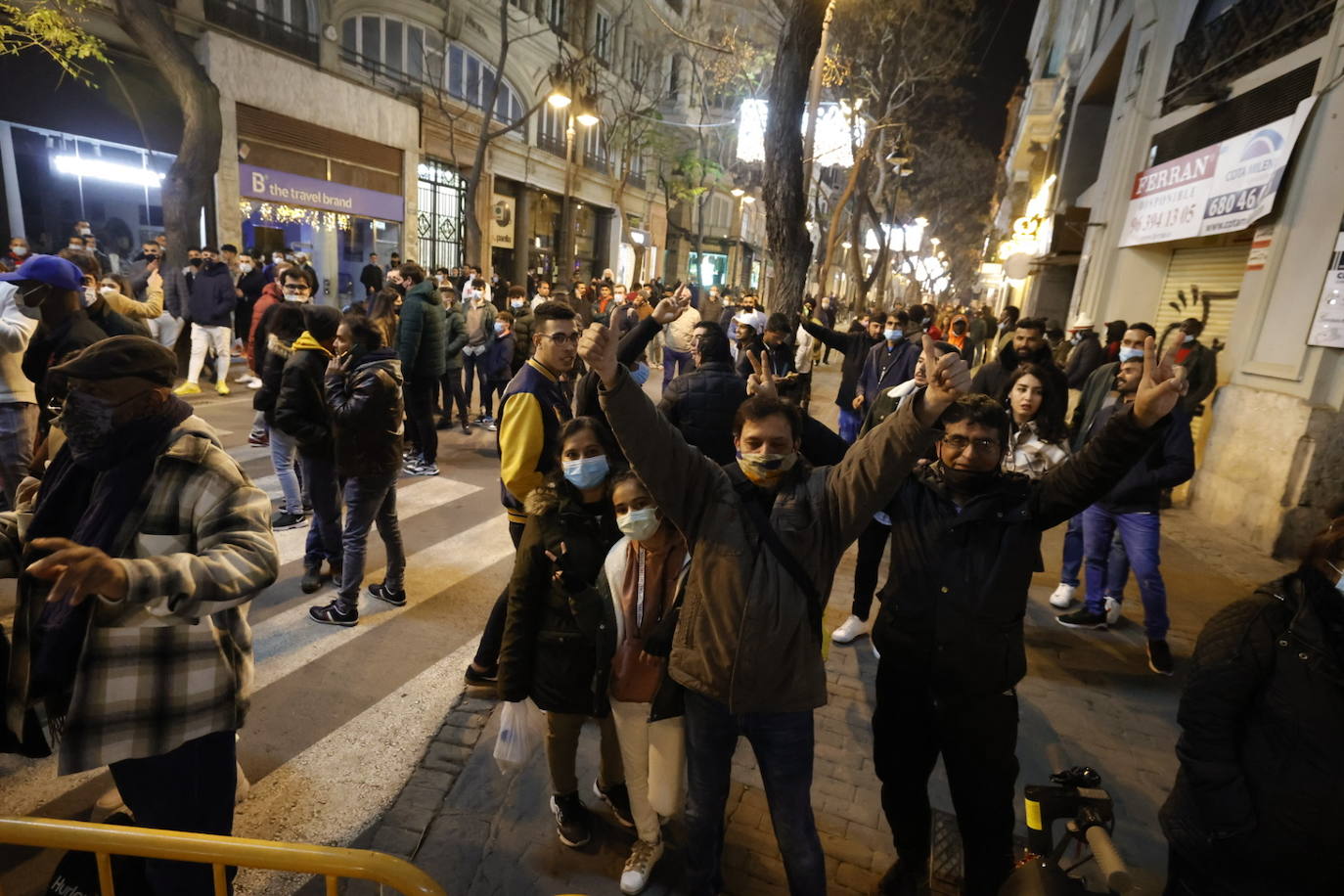 Fotos: La Policía blinda la plaza del Ayuntamiento de Valencia en Nochevieja