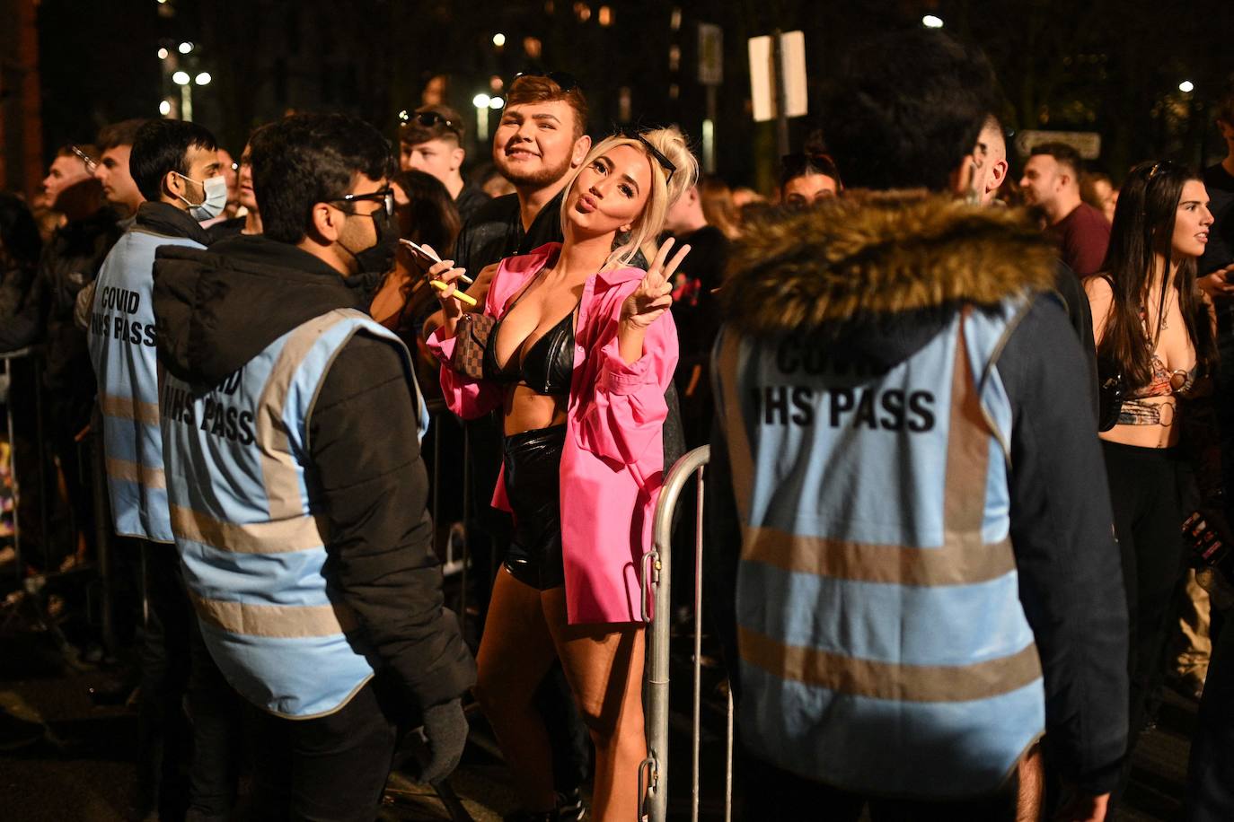 Fotos: Manchester no teme al Covid: así fue su loca fiesta de Nochevieja