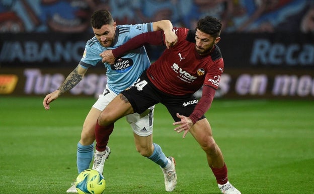 Piccini, en su primera titularidad con la camiseta del Valencia más de 800 días después. 