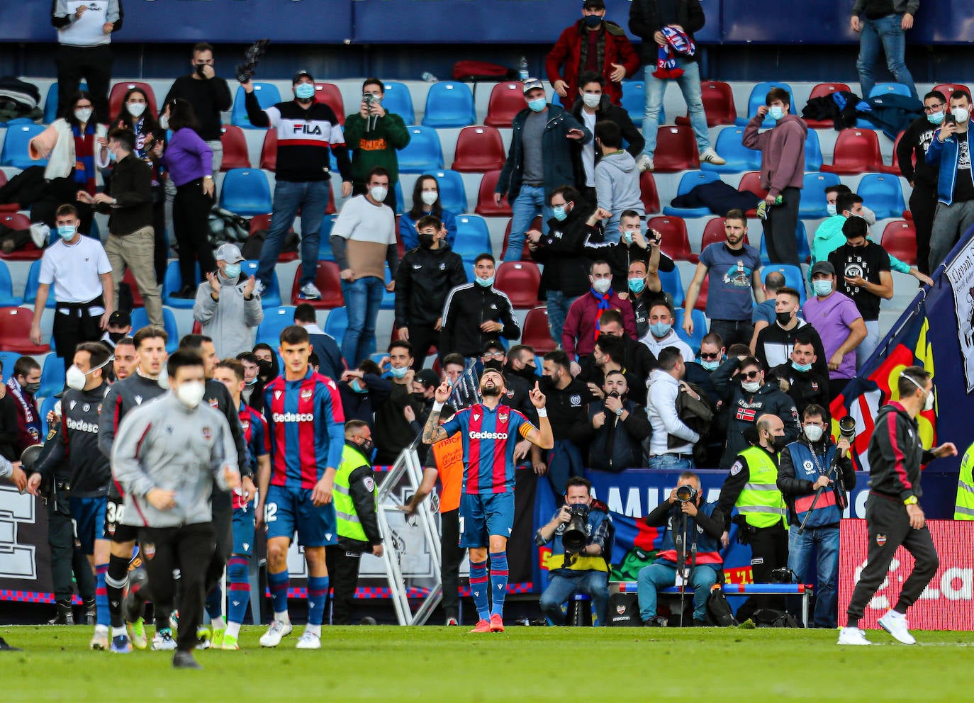 Fotos: Todas las fotos del partido Levante UD - RCD Mallorca en el estado Ciutat de Valencia