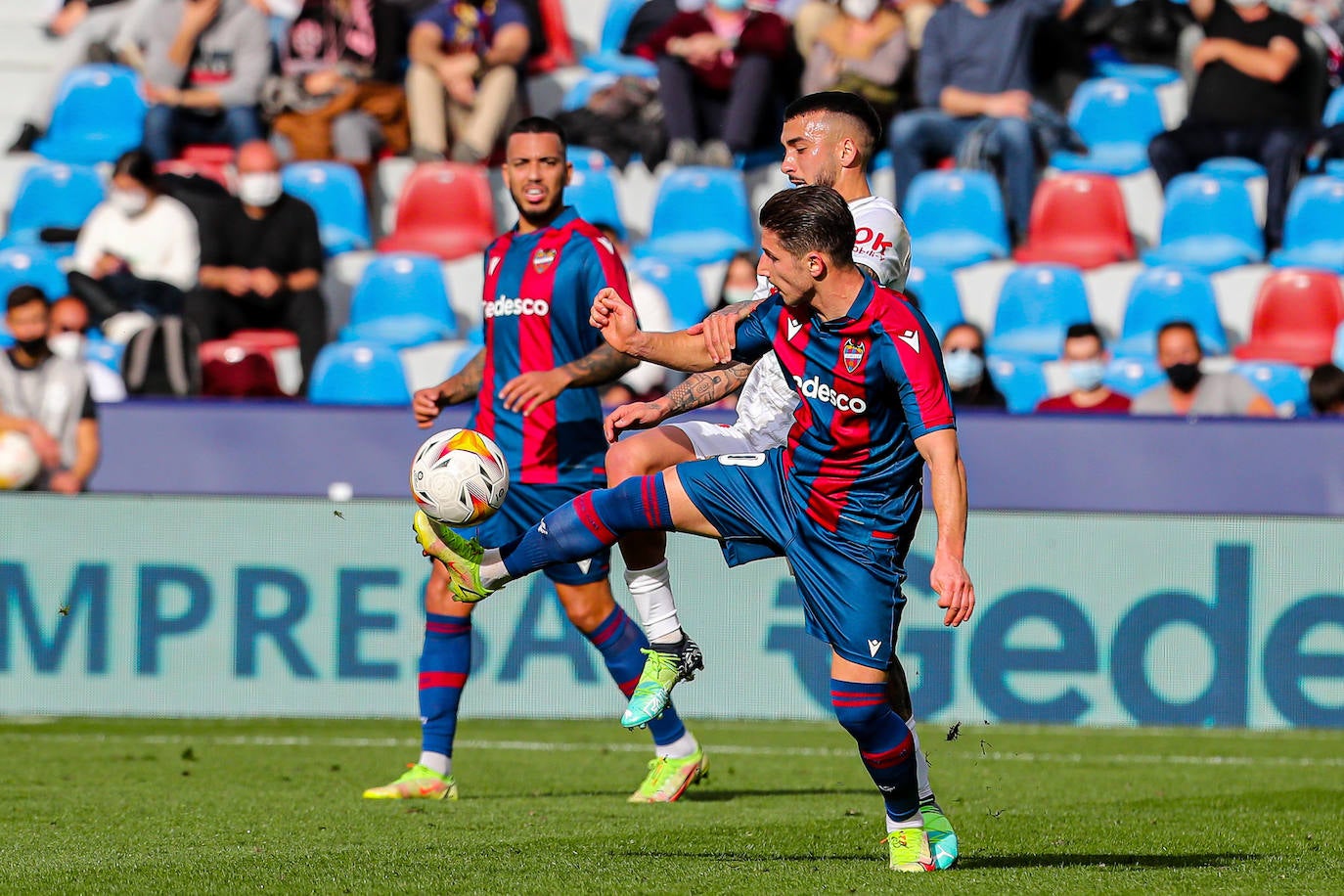 Fotos: Todas las fotos del partido Levante UD - RCD Mallorca en el estado Ciutat de Valencia