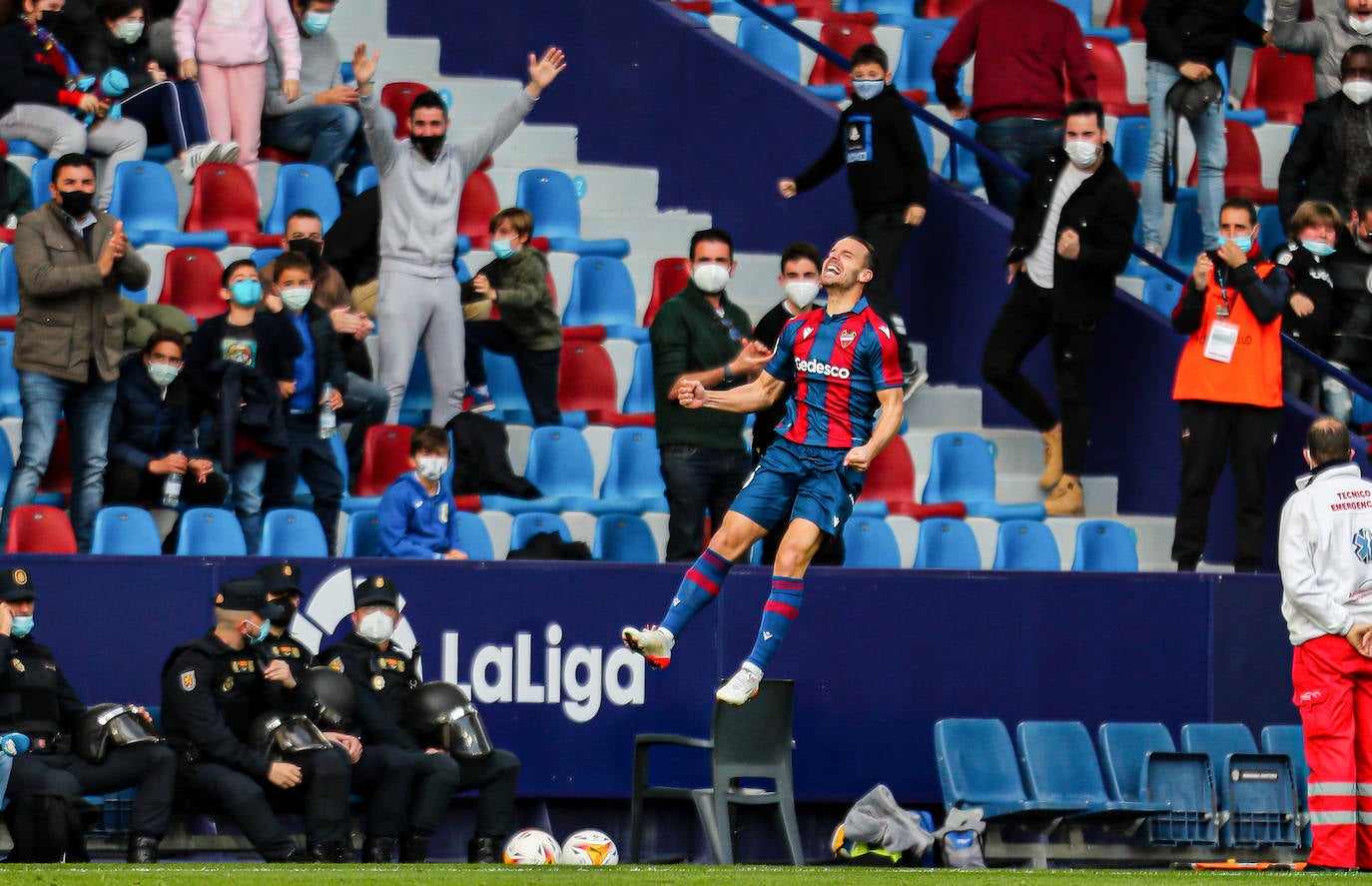 Fotos: Todas las fotos del partido Levante UD - RCD Mallorca en el estado Ciutat de Valencia