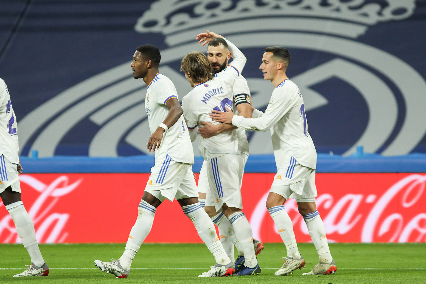 Fotos: Todas las fotos del partido Real Madrid - Valencia CF en el Bernabéu