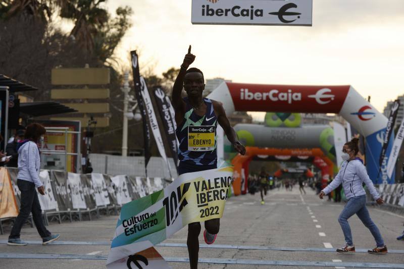 Fotos: Todas las fotos de la carrera 10K Ibercaja de Valencia 2022