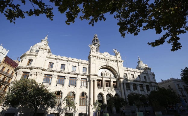 El Consell se gasta al menos 22 millones en adquirir el edificio de Correos y convertirlo en la Casa de las Regiones