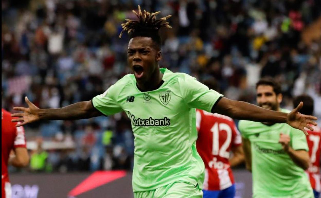 Nico Williams celebra el gol que le dio la victoria al Athletic. 