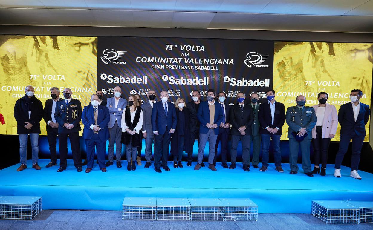 Los responsables de la Volta a la Comunitat, durante la presentación en el Veles e Vents.