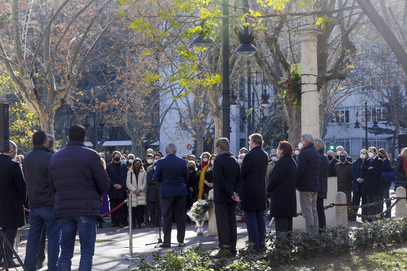 La sociedad valenciana ha rendido homenaje al profesor Manuel Broseta, asesinado por ETA hace 30 años. 