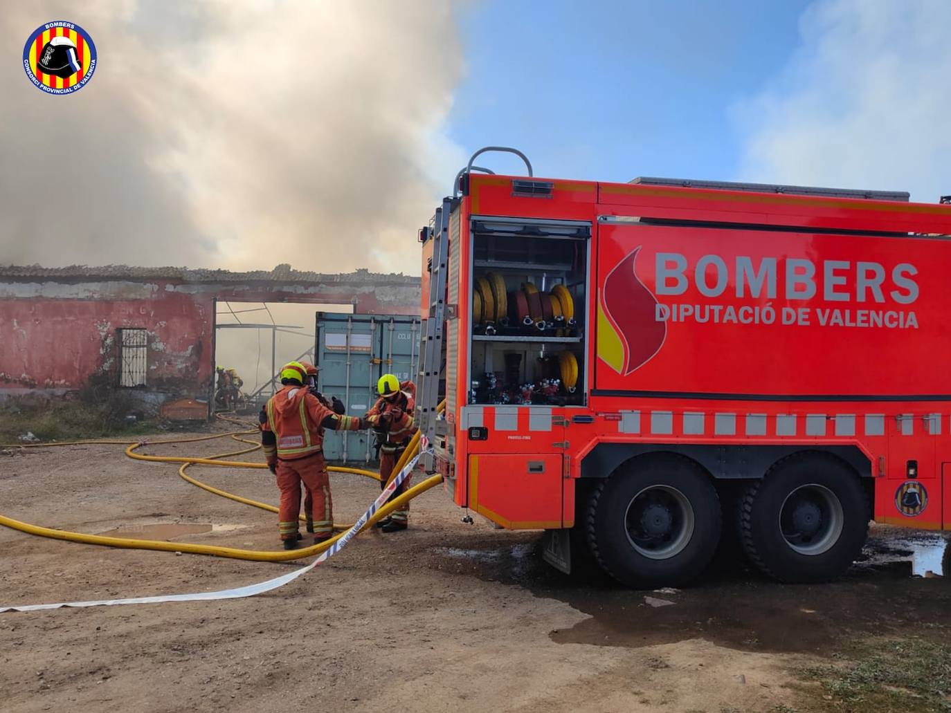 Fotos: Incendio en una nave en Aldaia