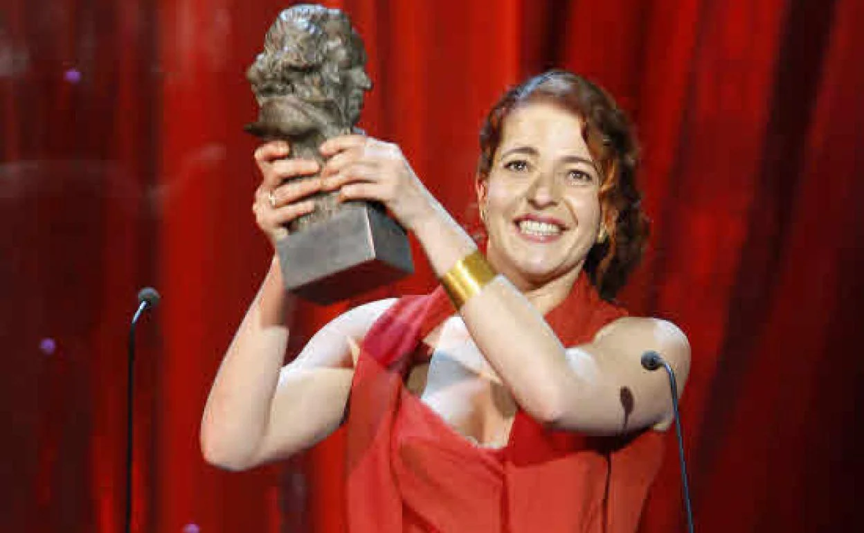 Nora Navas recoge su Goya en 2011.