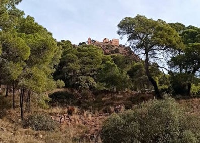 Imagen secundaria 1 - Ruta por Serra | Un ascenso al Castillo de Serra en el corazón de La Calderona