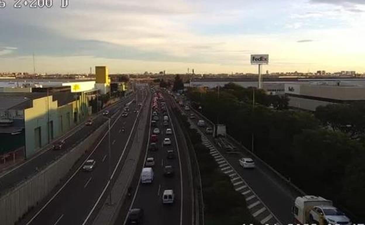 Tráfico y atascos en Valencia | Más de 7 kilómetros de atasco complican el tráfico en Valencia en hora punta