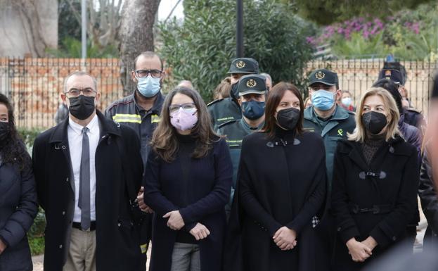 Mónica Oltra junto a la alcaldesa de Moncada, María Amparo Orts (d).