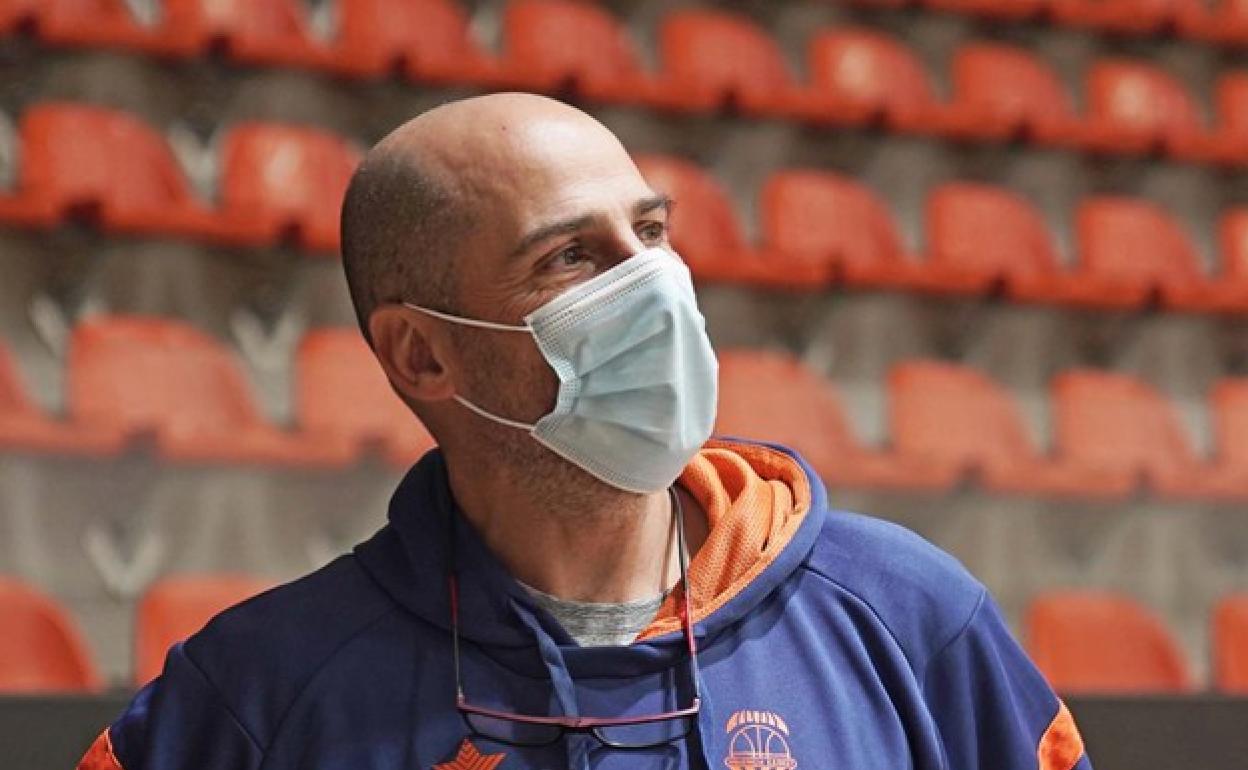 Joan Peñarroya, durante una sesión de entrenamiento en la Fonteta. / 