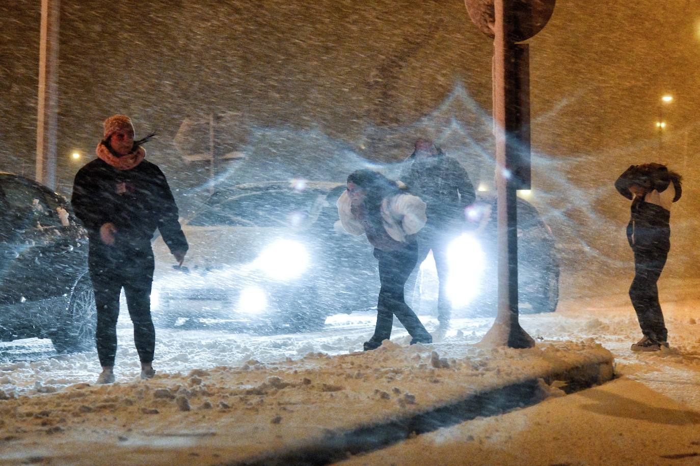 Nieve en Atenas provocada por la borrasca Elpis. 