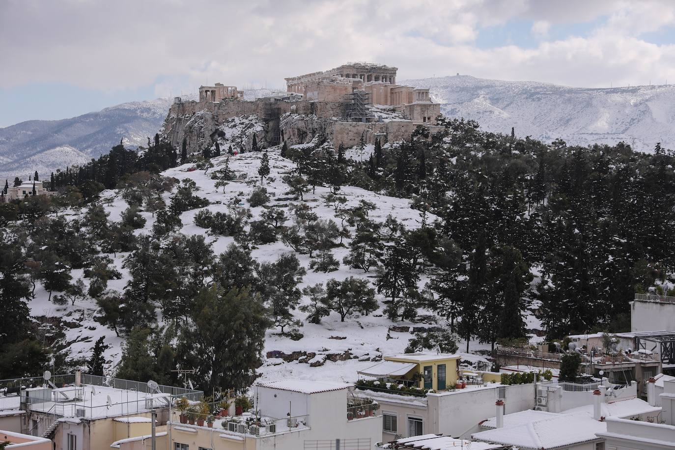 Nieve en Atenas provocada por la borrasca Elpis. 