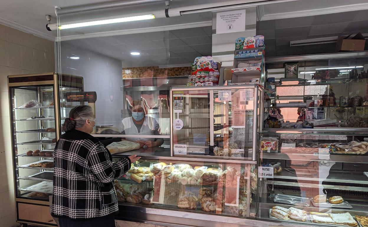 Cortes de luz en Alzira | Los enganches ilegales dejan a oscuras un barrio en Alzira