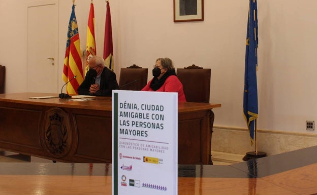 Vicent Grimalt y Elisabet Cardona, en la presentación del plan de acción. 