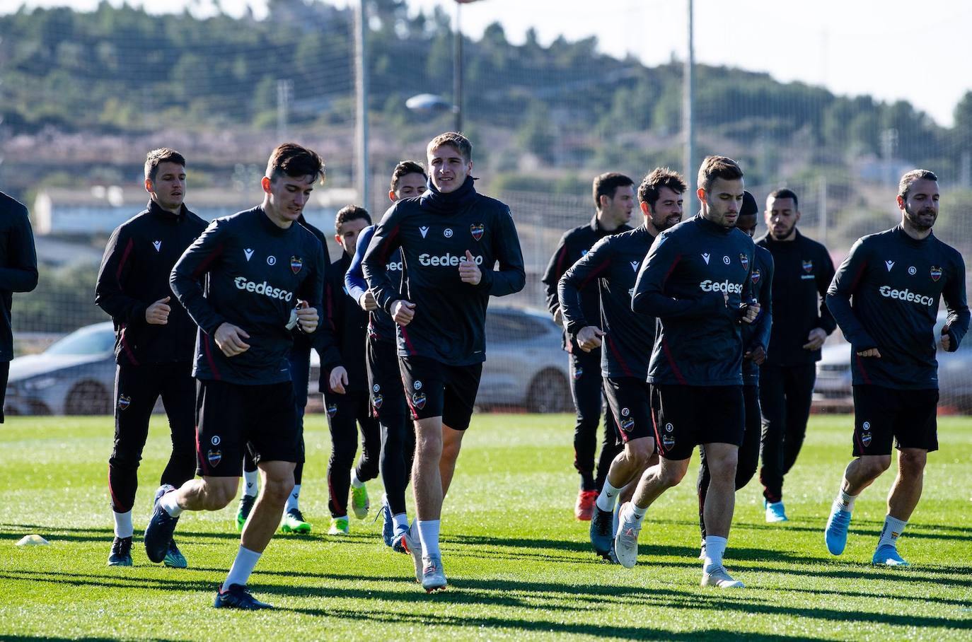 Los jugadores del Levante, durante un entrenamiento esta semana en la Ciudad Deportiva de Buñol