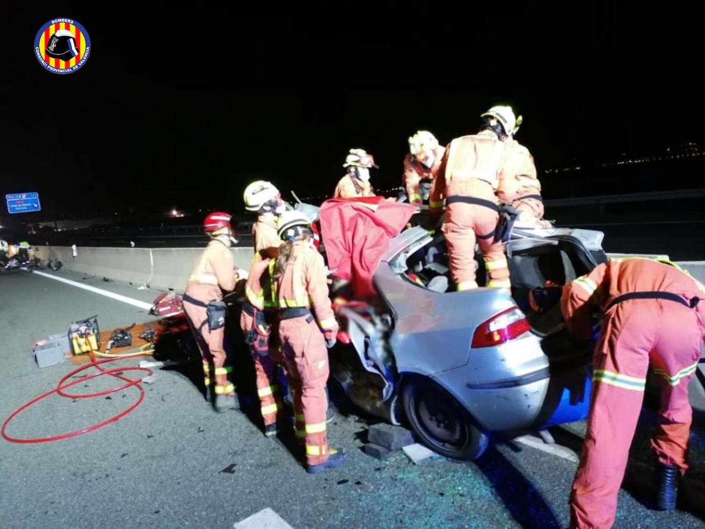 Fotos: Cinco muertos en un grave accidente en Rotglà i Corberà