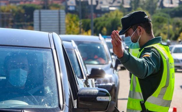 La DGT avisa del elemento obligatorio que tendrán que llevar todos los coches en julio