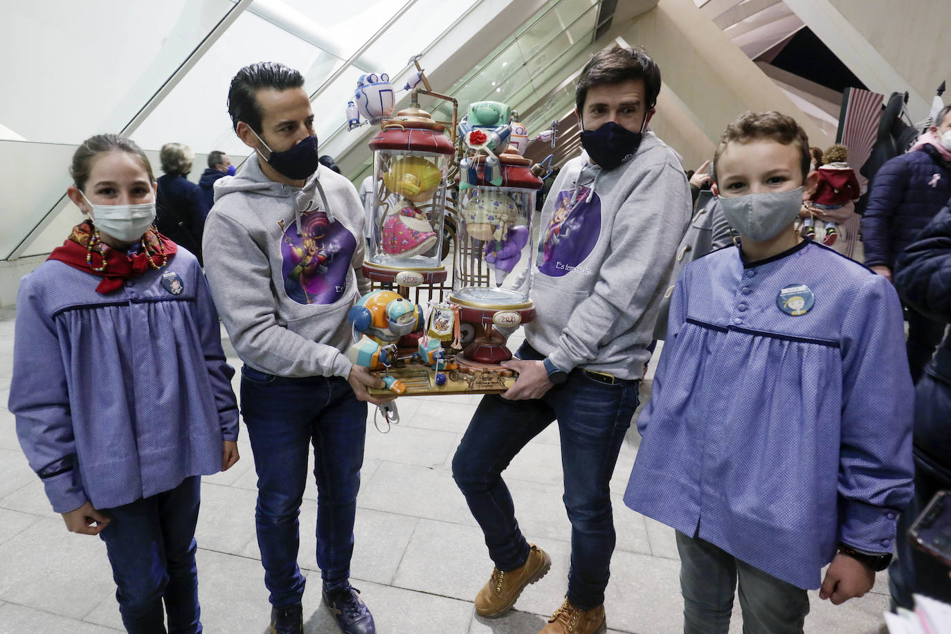 Primeros ninots en llegar a la Exposició del Ninot. 