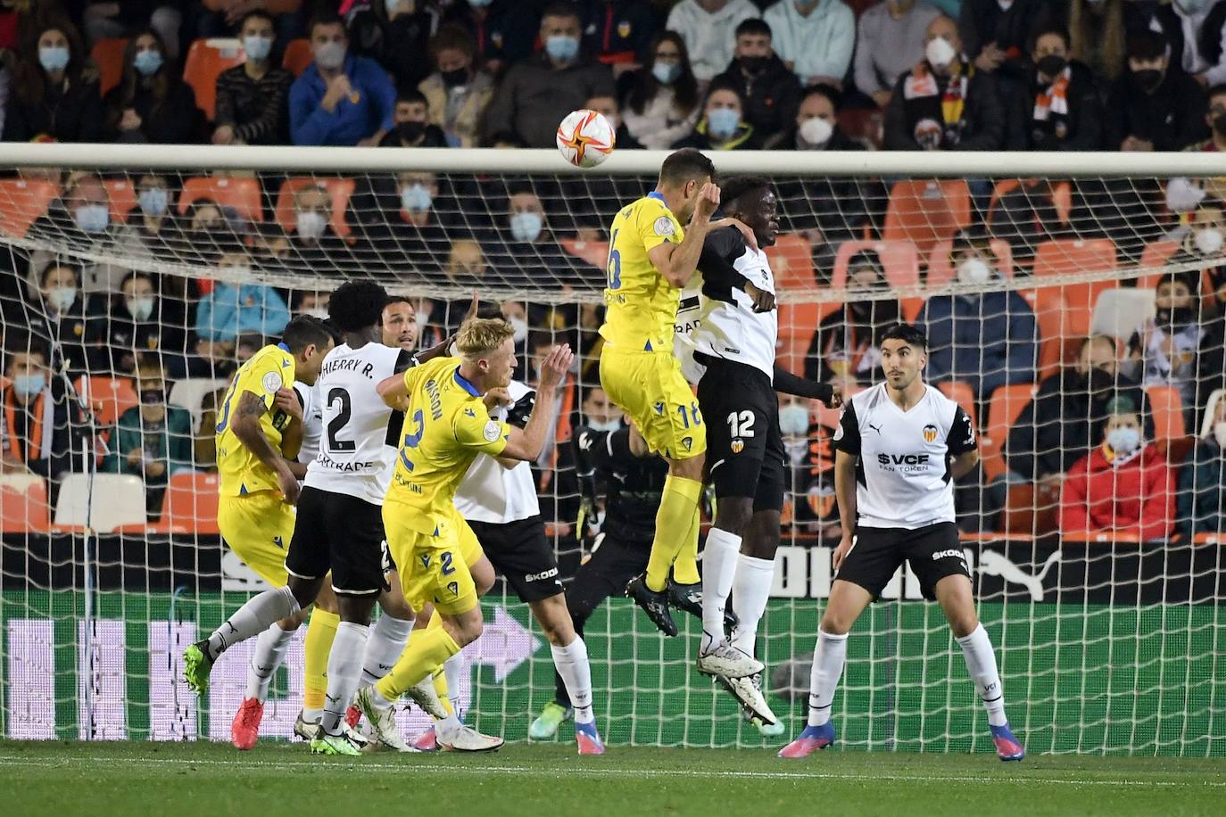 Fotos: Las mejores imágenes del Valencia CF-Cádiz CF de Copa del Rey