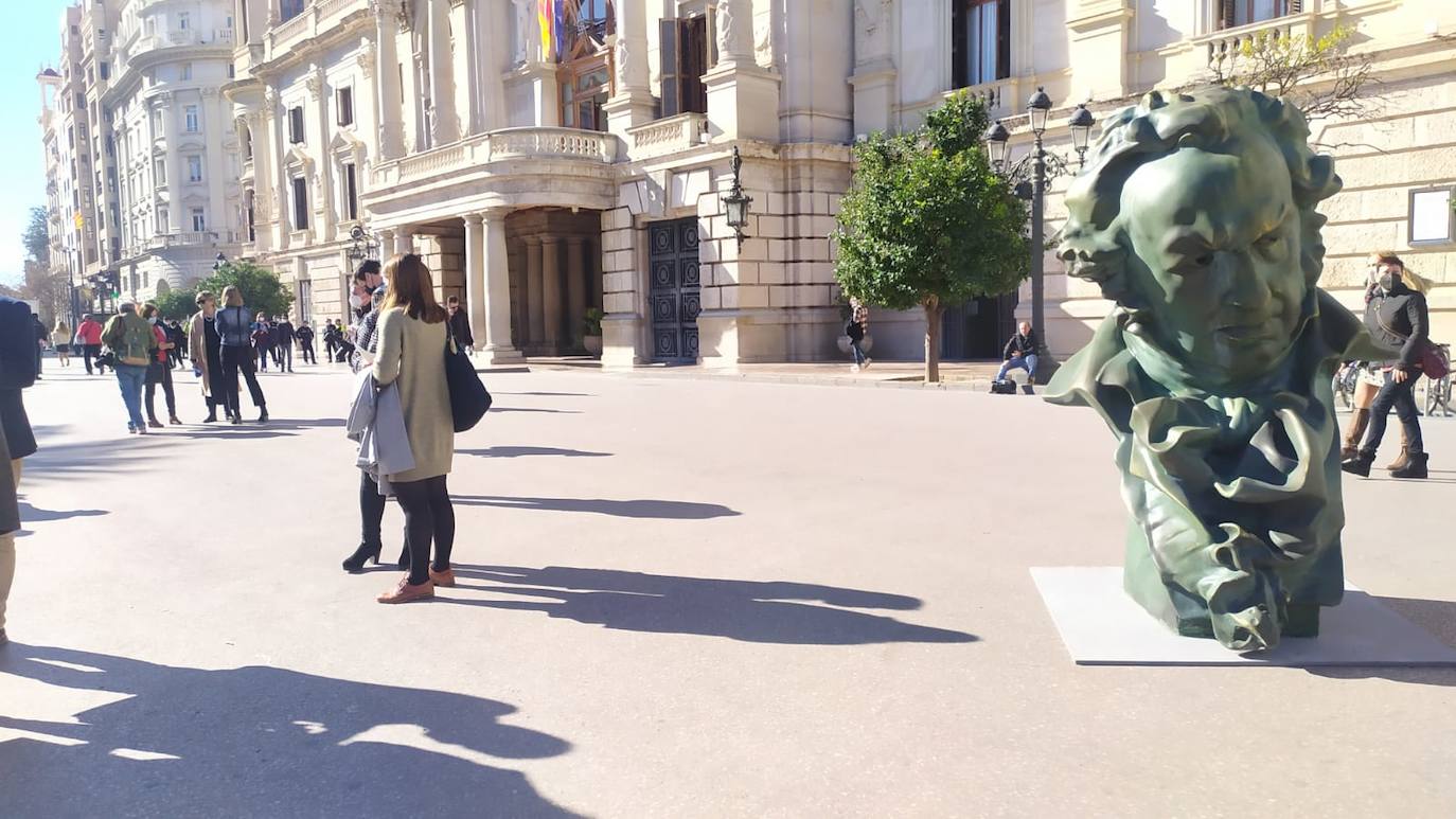 Fotos: Los Goya transforman la plaza del Ayuntamiento de Valencia