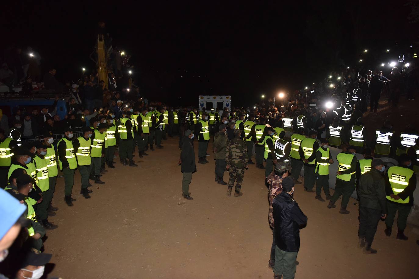 Marruecos se vuelca para sacar al niño del pozo donde cayó el martes 1 de febrero de 2022. 