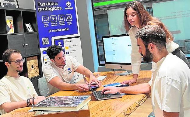 Trabajadores de Iberbox, empresa puntera en almacenamiento en la nube. 