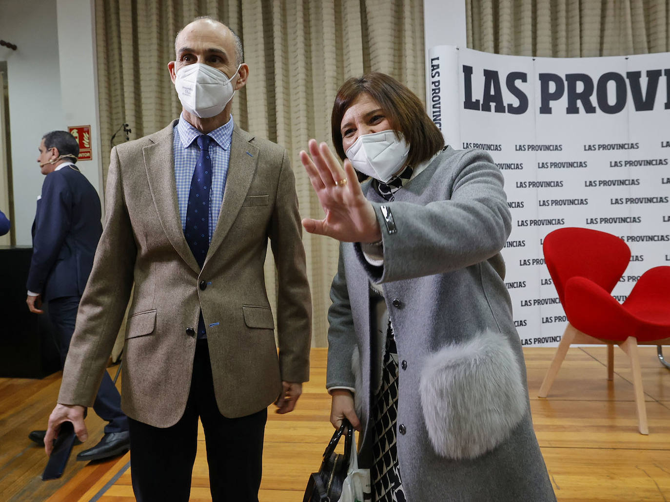 Fotos: Cayetana Álvarez de Toledo presenta su libro en el Aula LAS PROVINCIAS