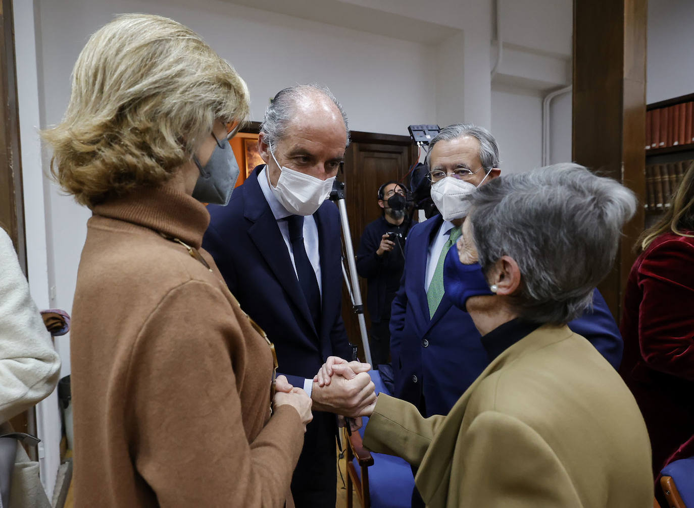 Fotos: Cayetana Álvarez de Toledo presenta su libro en el Aula LAS PROVINCIAS