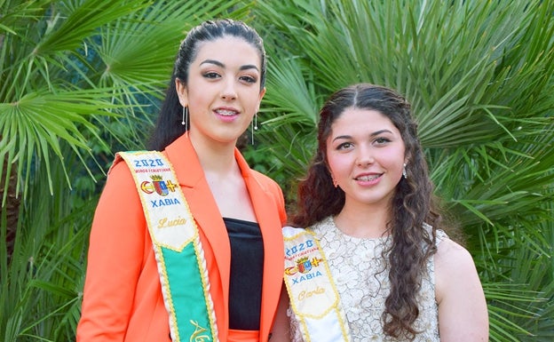 Las abanderadas, Lucía Llidó Vallés y Carla Llidó Bertolín. 