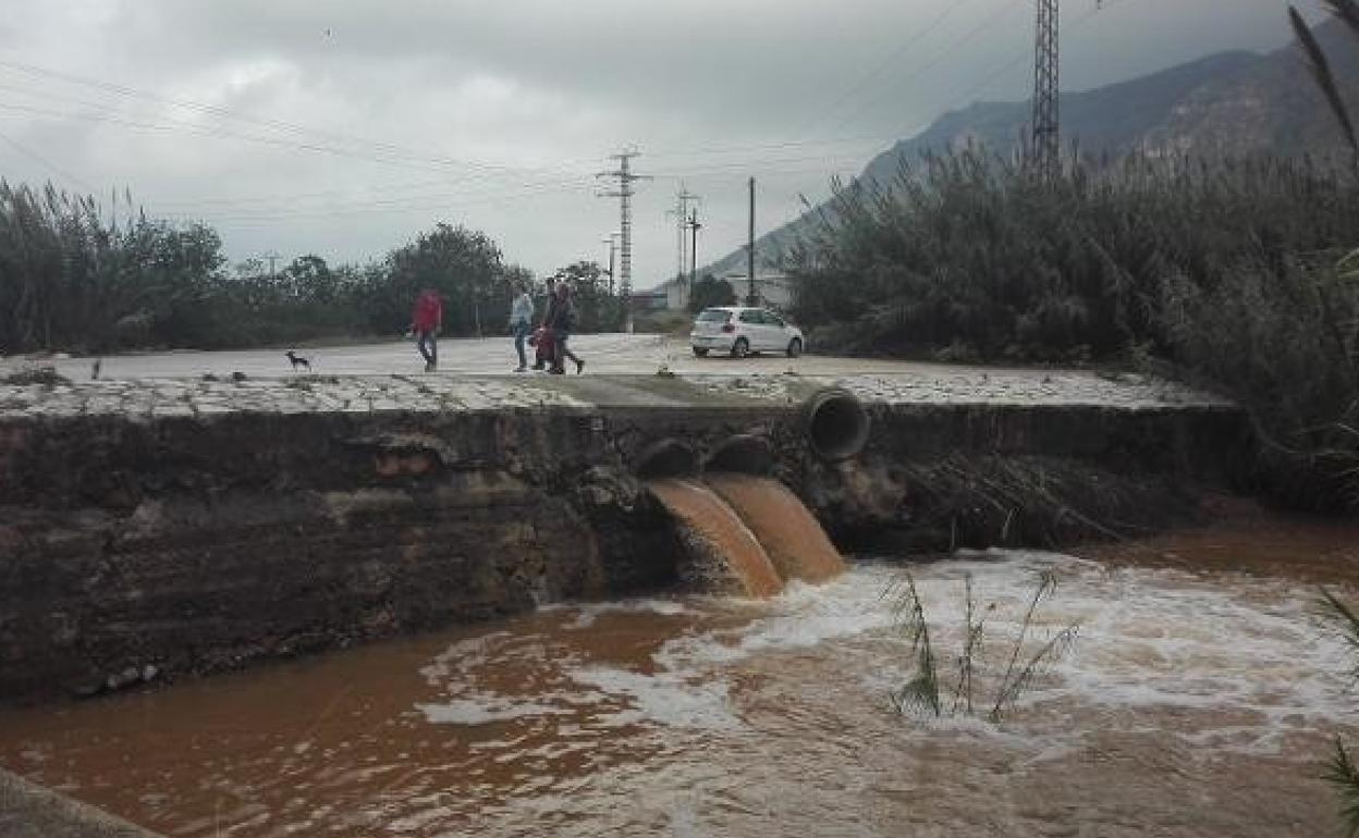 Río Vaca de Tavernes, durante una fuerte tormenta. 