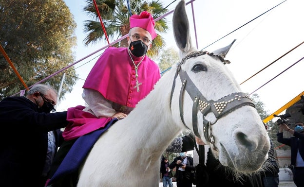 El obispo Munilla, este sábado en Orihuela. 