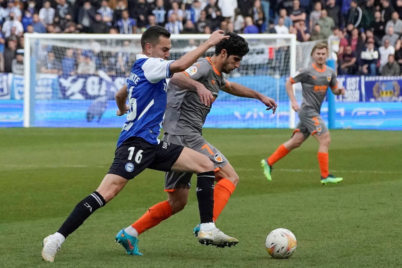 Fotos: Las mejores imágenes del Deportivo Alavés-Valencia CF