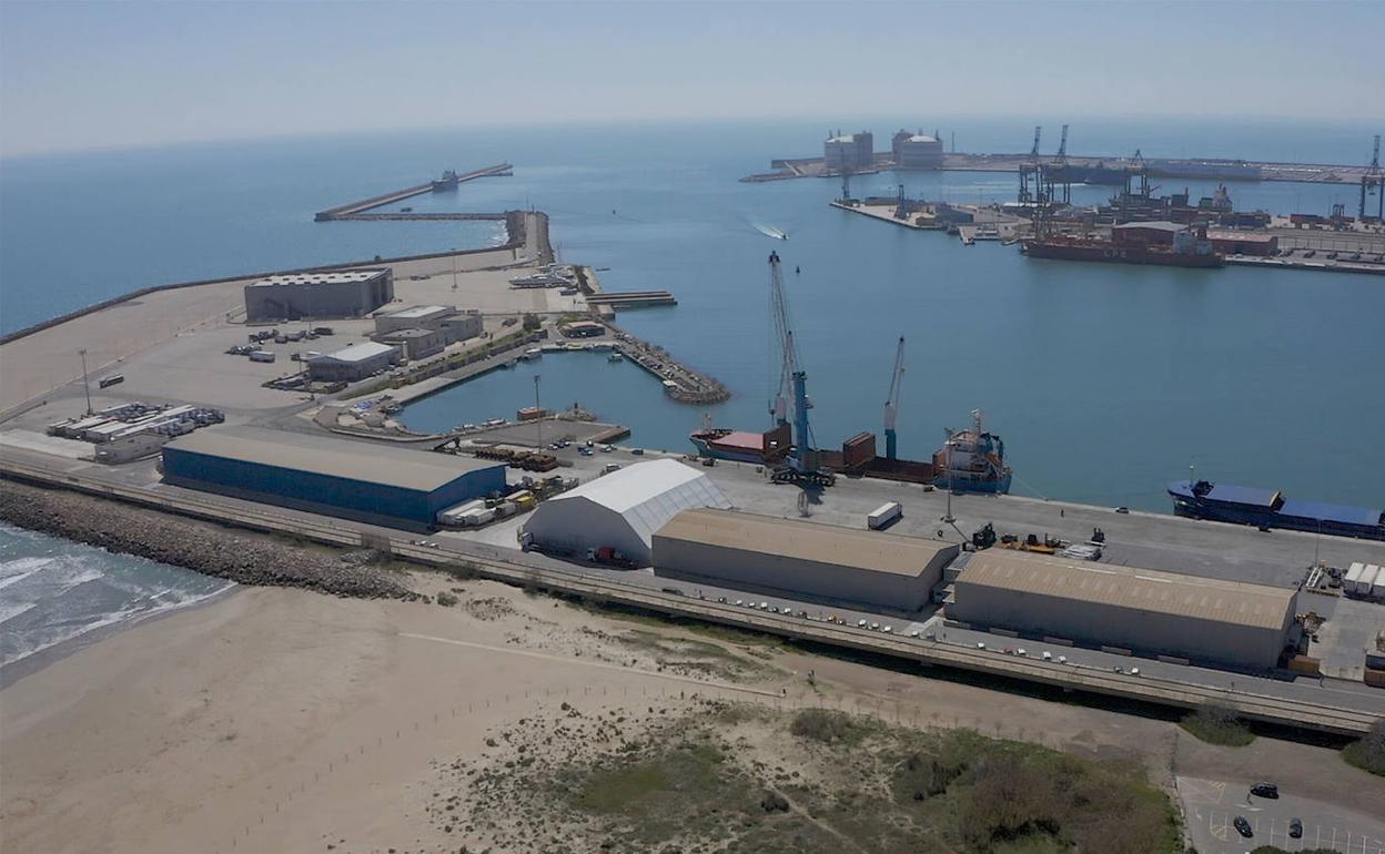 Vista aérea de la zona del puerto en Sagunto. 