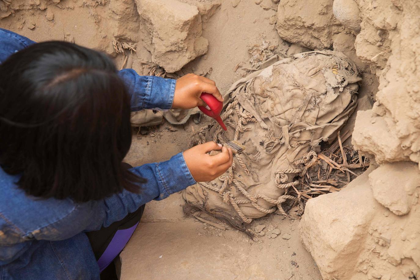 Hallazgo arqueológico | Fotos: Hallan 14 momias de un sacrificio preinca