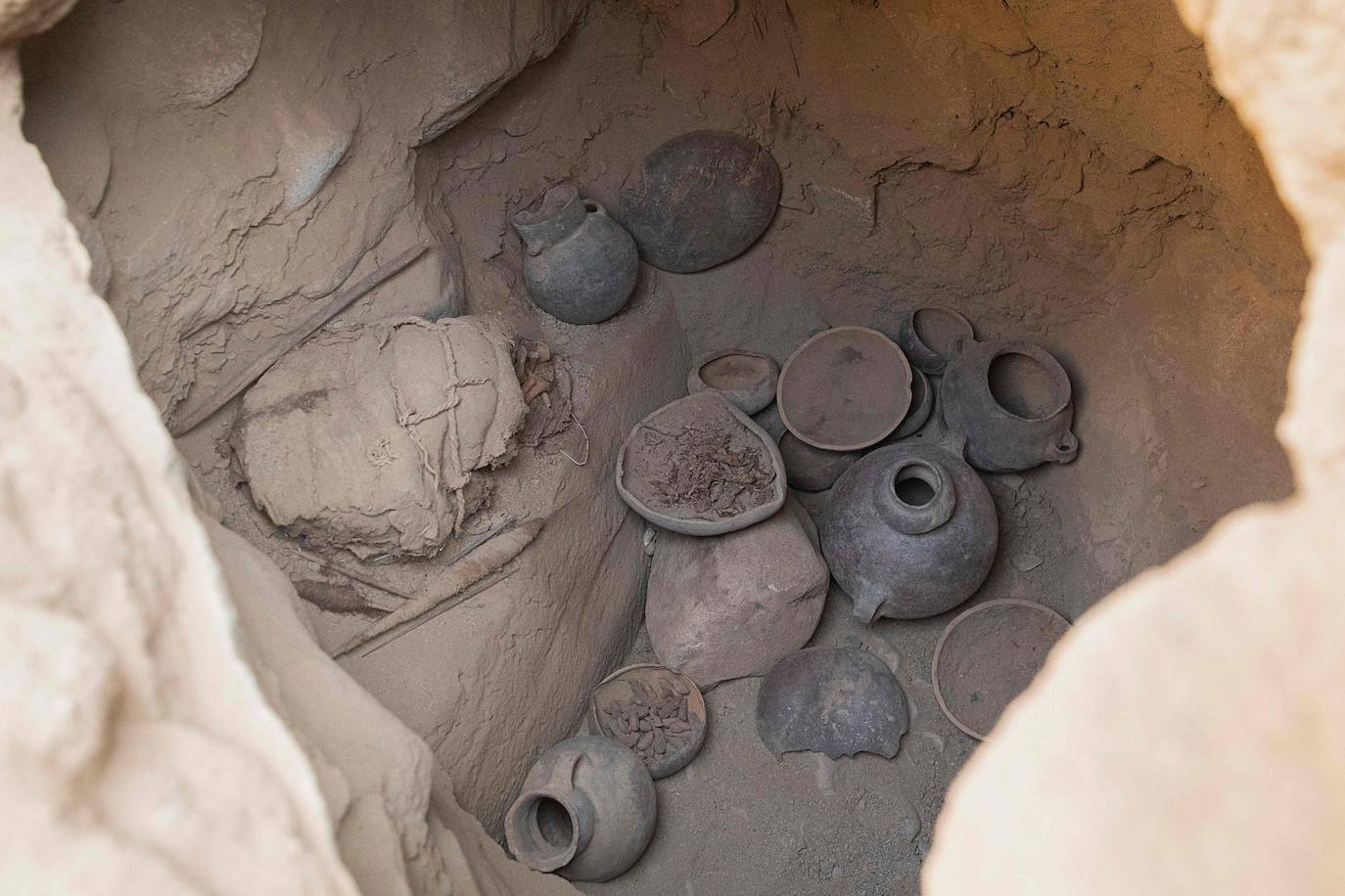 Hallazgo arqueológico | Fotos: Hallan 14 momias de un sacrificio preinca