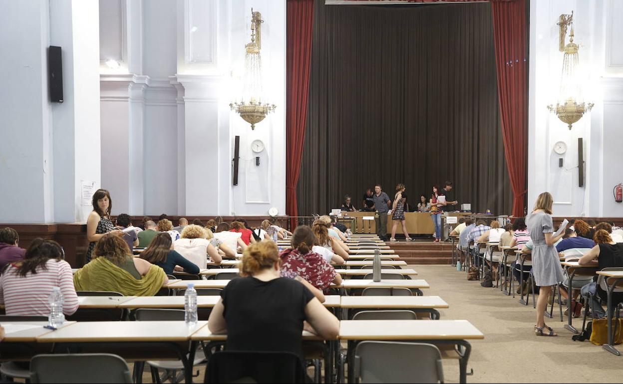 Una oposición de profesores de secundaria. 