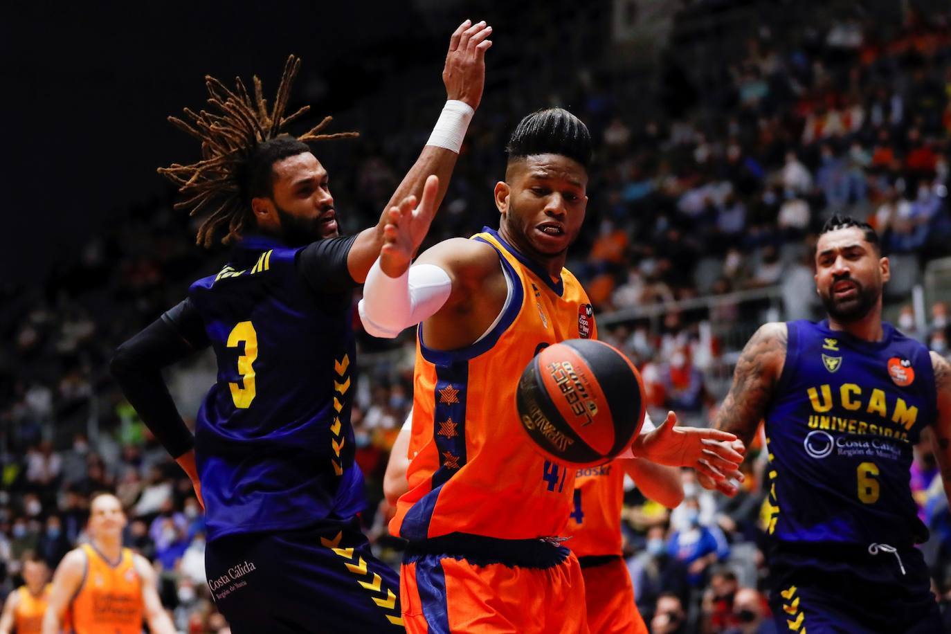 Fotos: Las mejores imágenes del Valencia Basket-UCAM Murcia de Copa del Rey