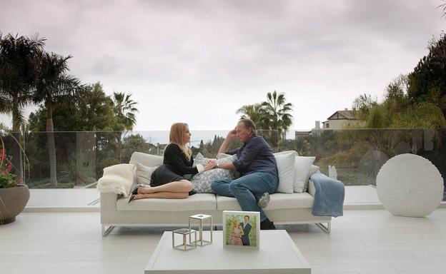 Ana García Obregón y Bertín Osborne durante su entrevista en 'Mi casa es la tuya'.