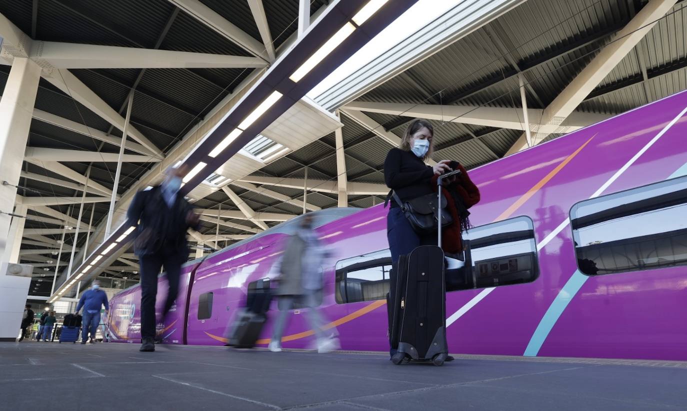 El primer tren de Avlo llega a Valencia.