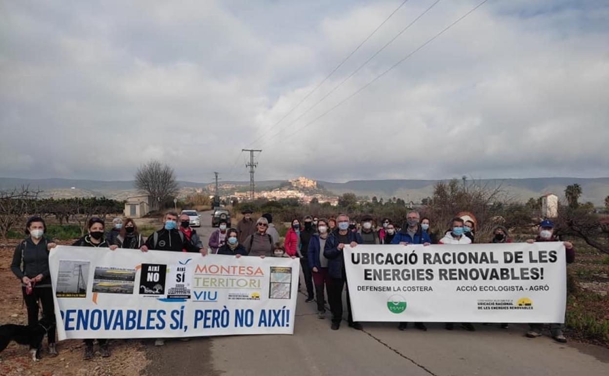 Concentración en Almansa contra el proyecto de parque solar que incluye a municipios como Montesa.