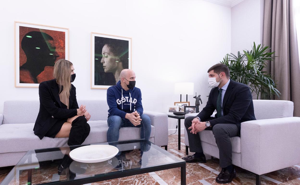 Lydia Morant, Gustavo Díaz y el alcalde José Manuel Prieto. 