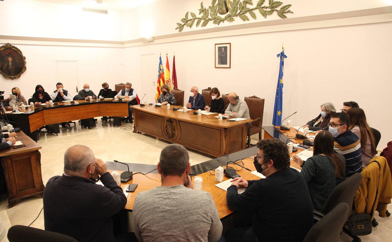 Un momento del pleno celebrado este jueves en Dénia. 